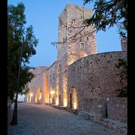 Aparthotel Arapakis Historic Castle Pírgos Dhiroú Exterior foto