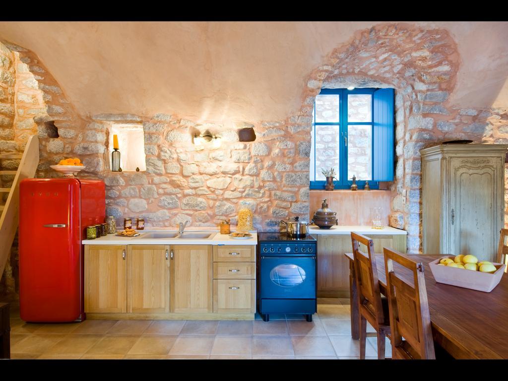 Aparthotel Arapakis Historic Castle Pírgos Dhiroú Habitación foto