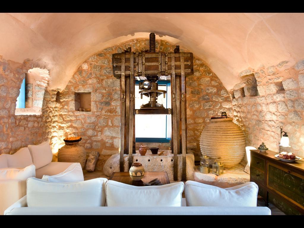 Aparthotel Arapakis Historic Castle Pírgos Dhiroú Exterior foto