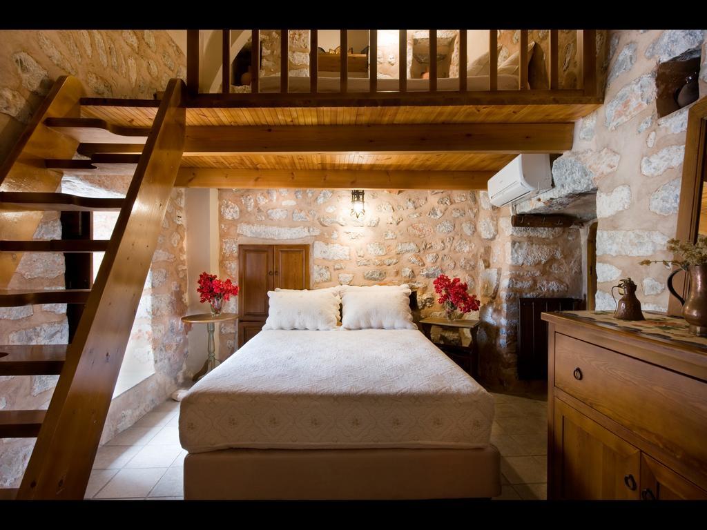 Aparthotel Arapakis Historic Castle Pírgos Dhiroú Habitación foto