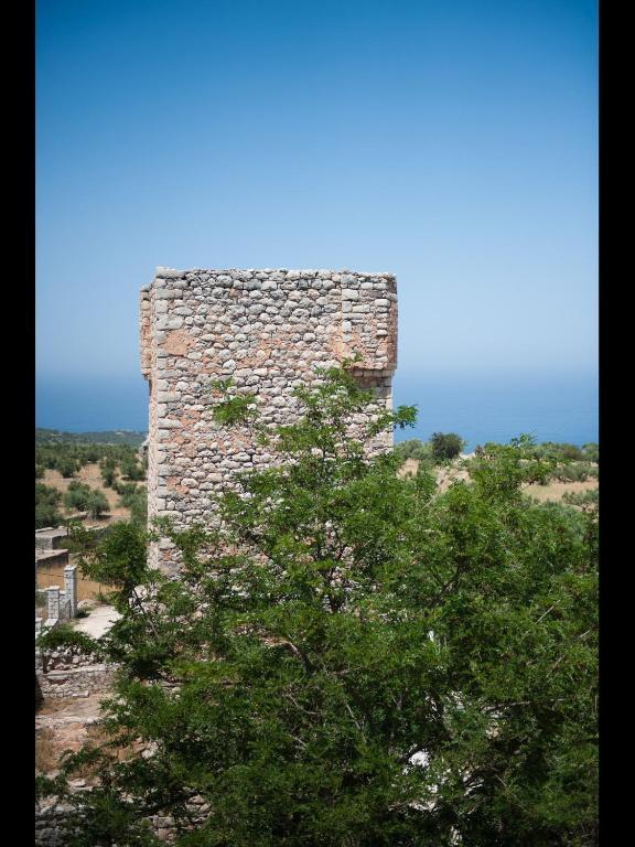 Aparthotel Arapakis Historic Castle Pírgos Dhiroú Habitación foto