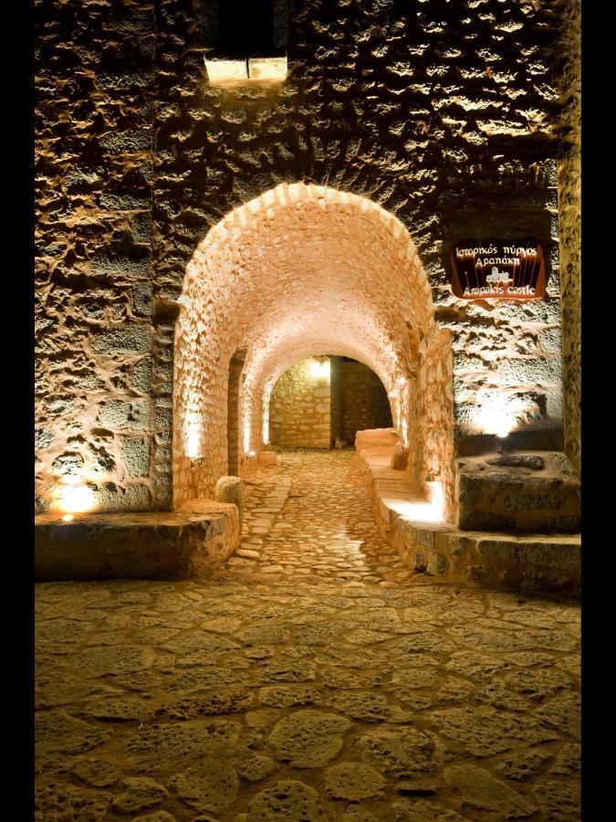 Aparthotel Arapakis Historic Castle Pírgos Dhiroú Exterior foto