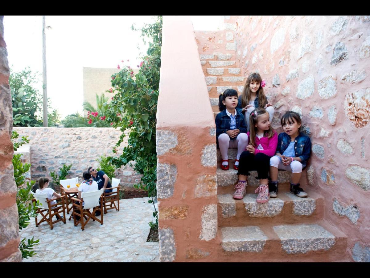 Aparthotel Arapakis Historic Castle Pírgos Dhiroú Habitación foto